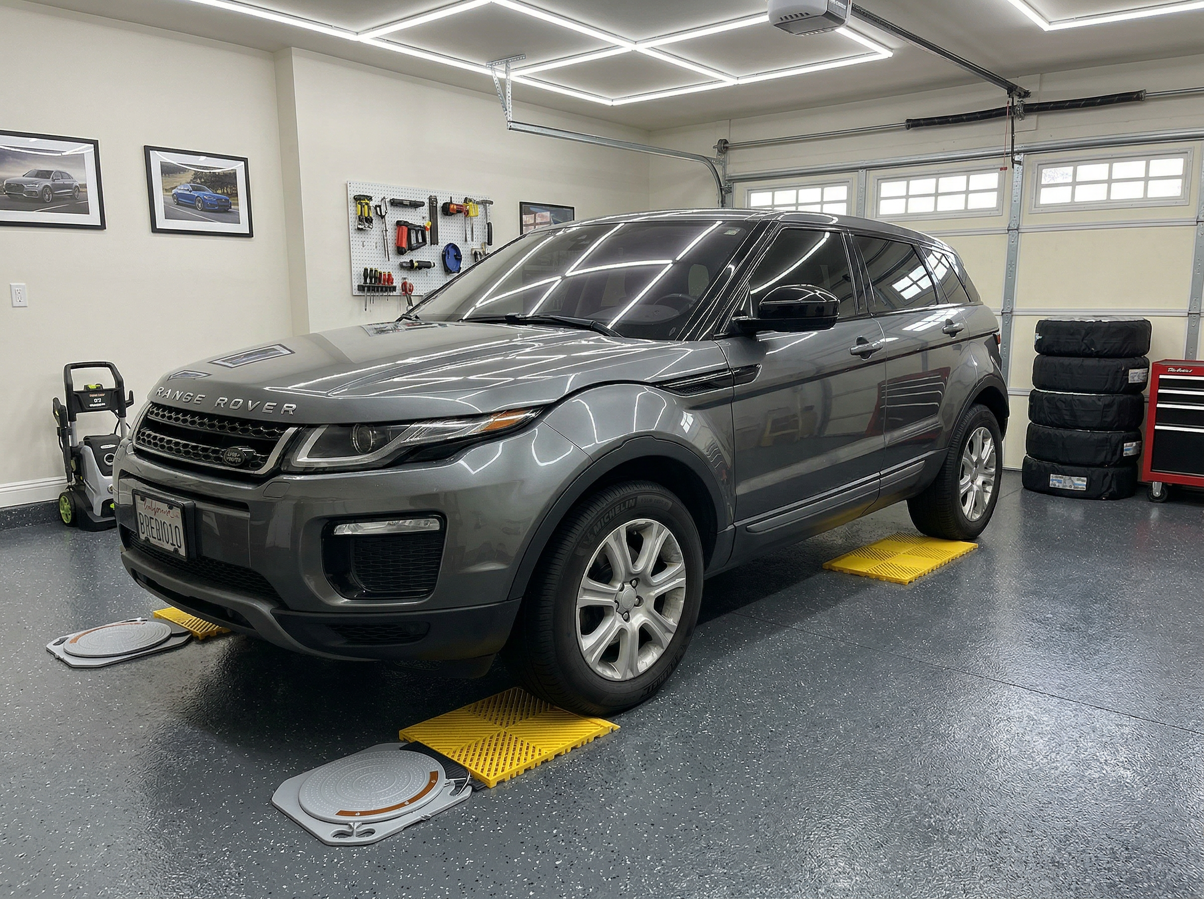 ASRP004 Lifestyle 1 Range Rover Garage