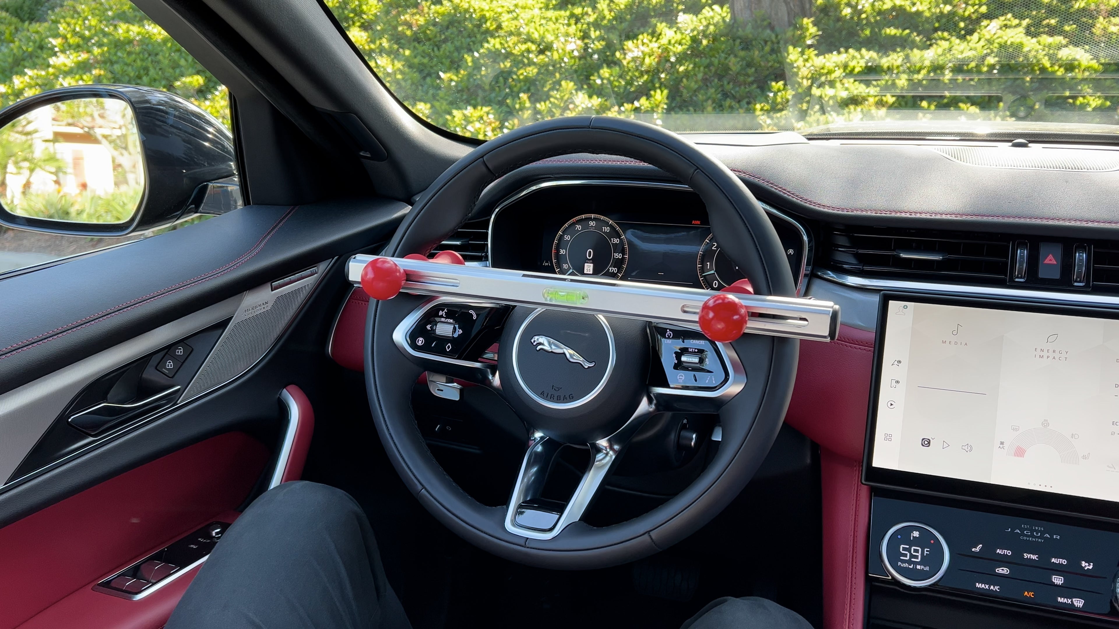 AutoSolo ASSTL1 Steering Wheel Level mounted to steering wheel for centering